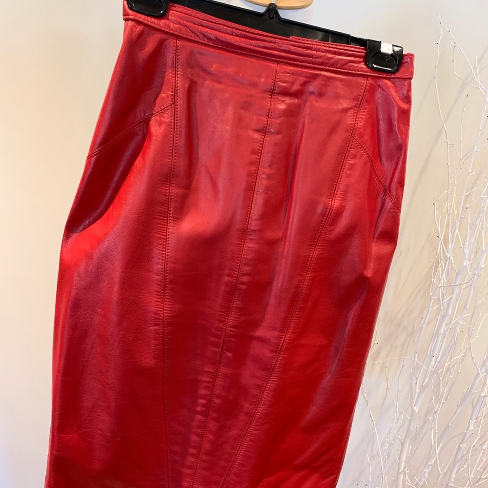 Red Marquis leather skirt vintage size 6 (fits like a 4)